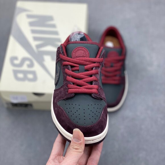 Nike Sb Dunk Low Riot Skateshop - Picture 2 of 10